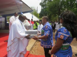 Chilima presents his gift to the Rector