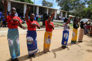 Bunda-College-students-taking-a-lead-in-liturgy-process-pix-by-Prince-Henderson